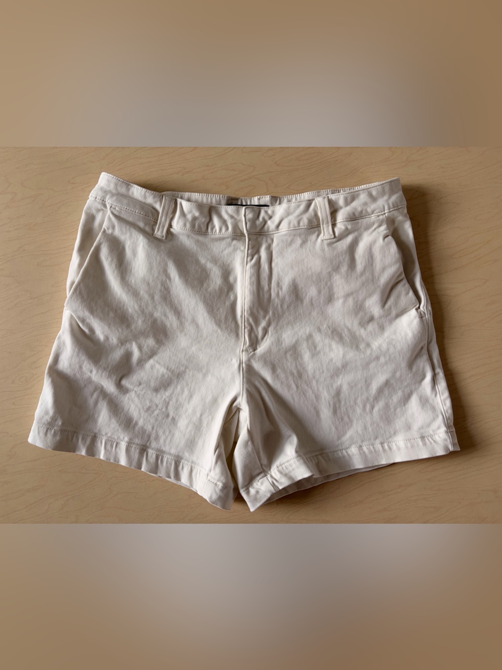 Banana Republic Size 10 Classic Women's Cream Cotton Blend Shorts